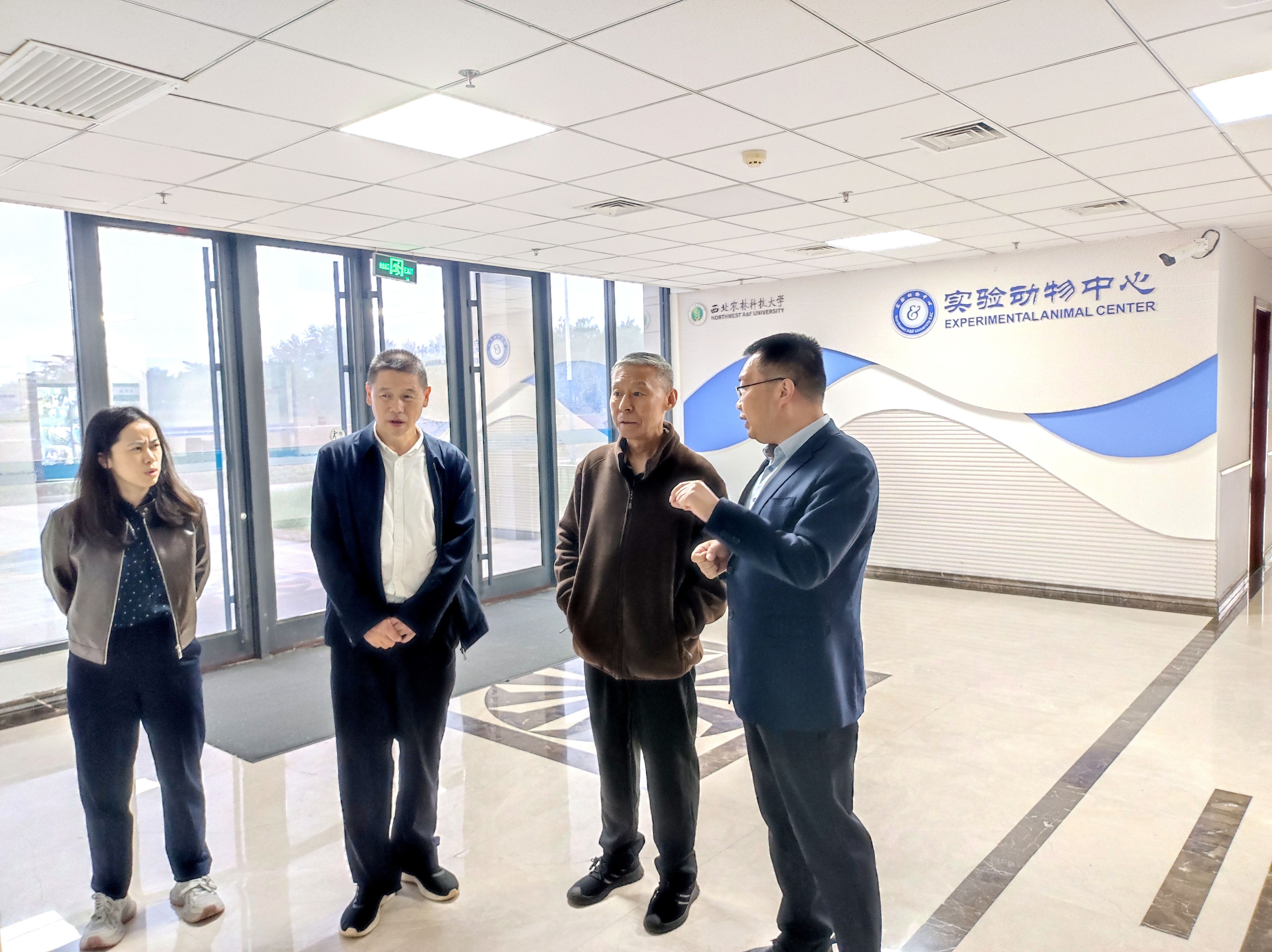 玉溪农业职业技术学院副院长韩建强一行到访我校实验动物中心参观交流
